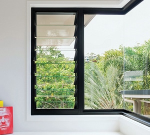 Combination windows corner